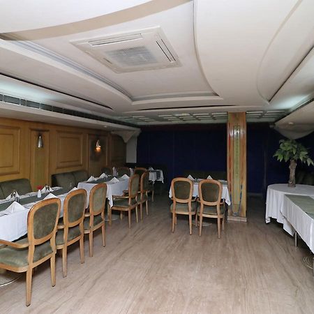 Oyo 11647 Hotel Metro アーグラ エクステリア 写真