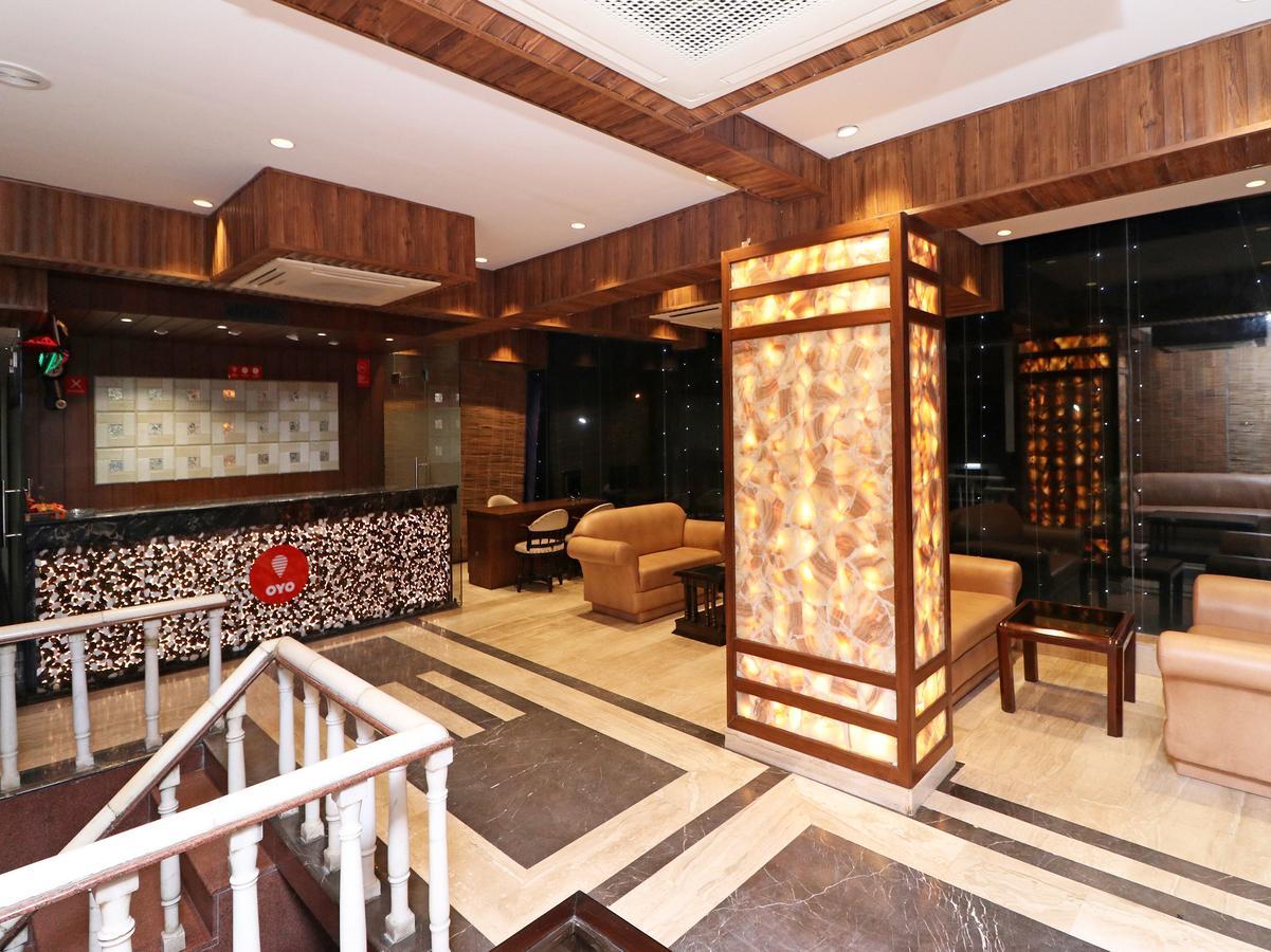 Oyo 11647 Hotel Metro アーグラ エクステリア 写真